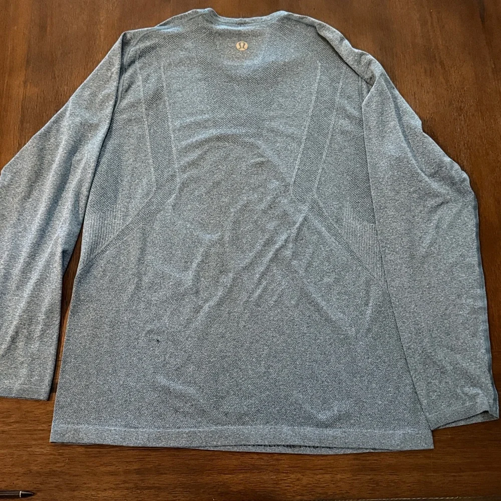 Lululemon Metal Vent Tech Long Sleeve Shirt Large ***3 snags*** - Picture 6 of 10